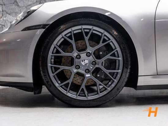 PORSCHE-911-2025