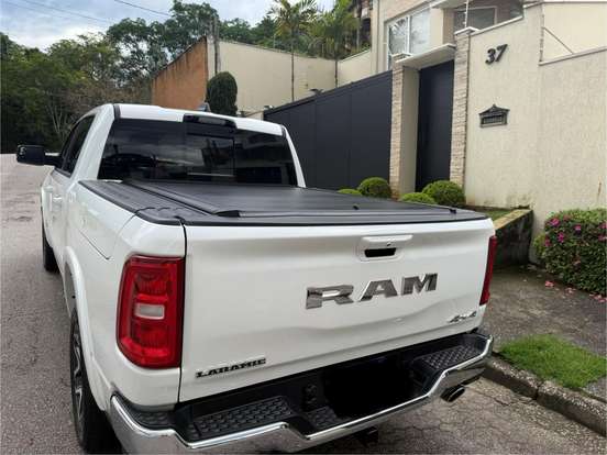 RAM-1500-3.0 HURRICANE 6 BITURBO GASOLINA LARAMIE CD 4X4 AUTOMÁTICO RAM-1500-2024