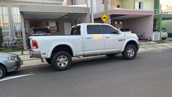 RAM-2500-6.7 LARAMIE 4X4 CD I6 TURBO DIESEL 4P AUTOMÁTICO RAM-2500-2012