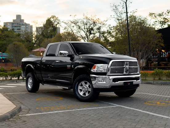 RAM-2500-6.7 LARAMIE 4X4 CD I6 TURBO DIESEL 4P AUTOMÁTICO RAM-2500-2011
