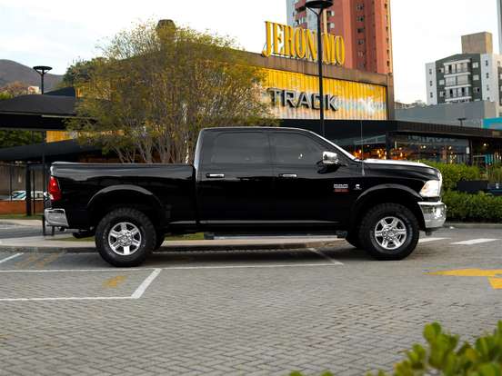 RAM-2500-6.7 LARAMIE 4X4 CD I6 TURBO DIESEL 4P AUTOMÁTICO RAM-2500-2011