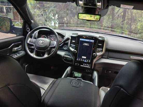 RAM-3500-6.7 I6 TURBO DIESEL LARAMIE NIGHT EDITION CD 4X4 AUTOMÁTICO RAM-3500-2022