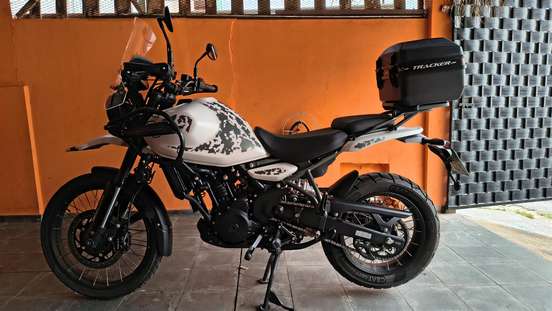ROYAL ENFIELD-HIMALAYAN 450 KAMET WHITE-2026