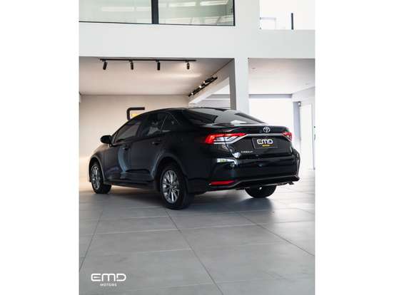 TOYOTA-COROLLA-2025