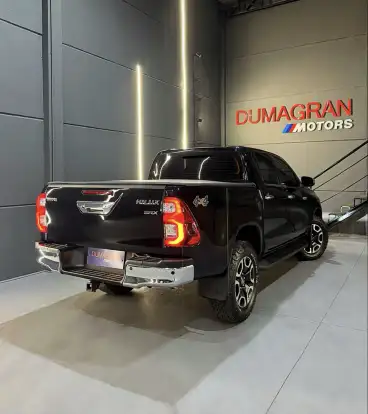 TOYOTA-HILUX-2022