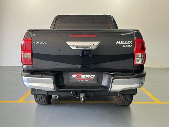 TOYOTA-HILUX-2021