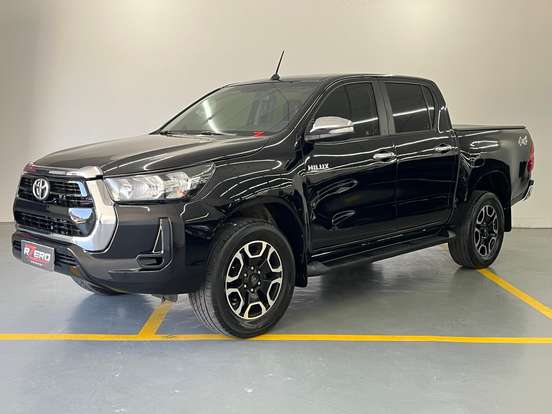 TOYOTA-HILUX-2.8 D-4D TURBO DIESEL CD SR 4X4 AUTOMÁTICO TOYOTA-HILUX-2021