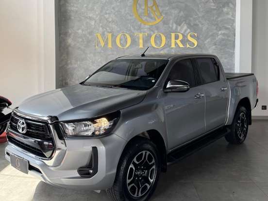 TOYOTA-HILUX-2.8 D-4D TURBO DIESEL CD SRV 4X4 AUTOMÁTICO TOYOTA-HILUX-2022