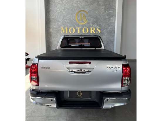 TOYOTA-HILUX-2.8 D-4D TURBO DIESEL CD SRV 4X4 AUTOMÁTICO TOYOTA-HILUX-2022