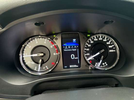 TOYOTA-HILUX-2023