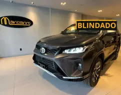TOYOTA HILUX SW4 2.8 D-4D TURBO DIESEL DIAMOND 7L 4X4 AUTOMÁTICO TOYOTA HILUX SW4 2.8 D-4D TURBO DIESEL DIAMOND 7L 4X4 AUTOMÁTICO