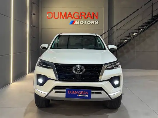 TOYOTA-HILUX SW4-2.8 D-4D TURBO DIESEL SRX 7L 4X4 AUTOMÁTICO TOYOTA-HILUX SW4-2023