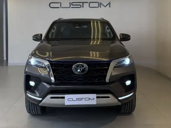 TOYOTA-HILUX SW4-2.8 D-4D TURBO DIESEL SRX 7L 4X4 AUTOMÁTICO TOYOTA-HILUX SW4-2020