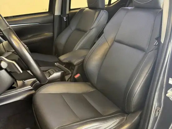 TOYOTA-HILUX SW4-2.8 D-4D TURBO DIESEL SRX 7L 4X4 AUTOMÁTICO TOYOTA-HILUX SW4-2020
