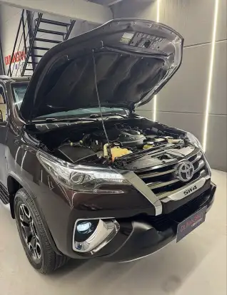 TOYOTA-HILUX SW4-2018
