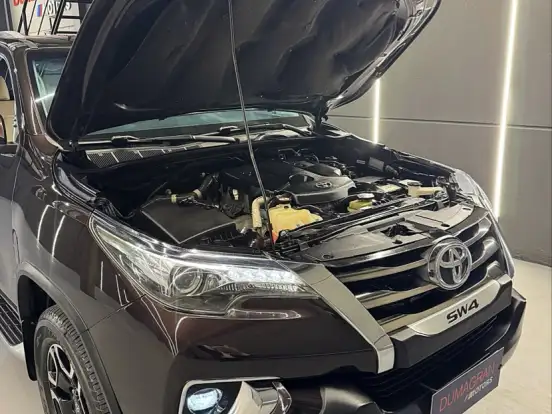 TOYOTA-HILUX SW4-2.8 SRX DIAMOND 4X4 7 LUGARES 16V TURBO INTERCOOLER DIESEL 4P AUTOMÁTICO TOYOTA-HILUX SW4-2018