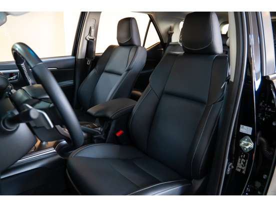 TOYOTA-HILUX SW4-2025