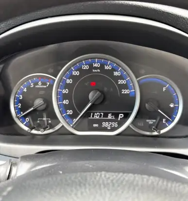 TOYOTA-YARIS-2020