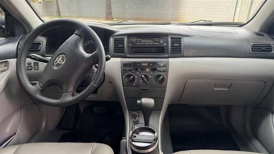 TOYOTA-COROLLA-2005