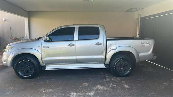 TOYOTA-HILUX-2010