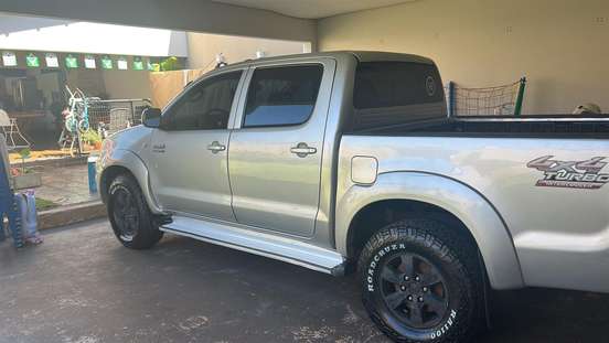 TOYOTA-HILUX-2010