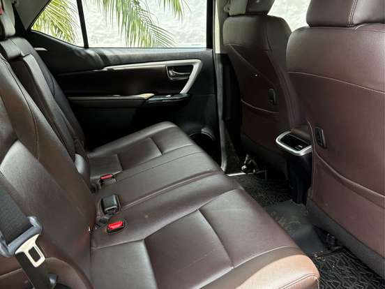 TOYOTA-HILUX SW4-2.7 SRV 7 LUGARES 4X2 16V FLEX 4P AUTOMÁTICO TOYOTA-HILUX SW4-2019