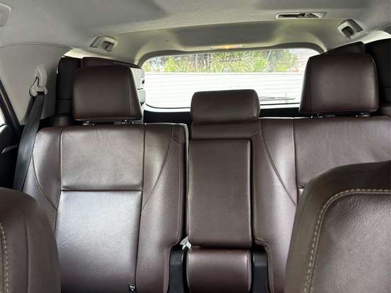 TOYOTA-HILUX SW4-2.7 SRV 7 LUGARES 4X2 16V FLEX 4P AUTOMÁTICO TOYOTA-HILUX SW4-2019
