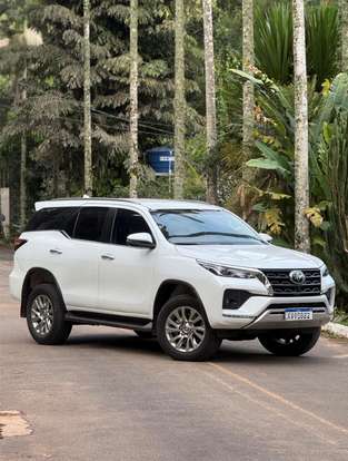 TOYOTA-HILUX SW4-2022