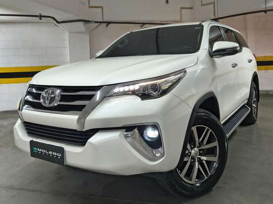 TOYOTA-HILUX SW4-2.8 SRX 4X4 7 LUGARES 16V TURBO INTERCOOLER DIESEL 4P AUTOMÁTICO TOYOTA-HILUX SW4-2018