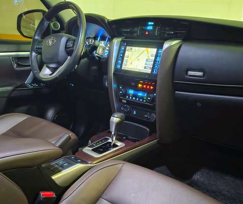 TOYOTA-HILUX SW4-2018