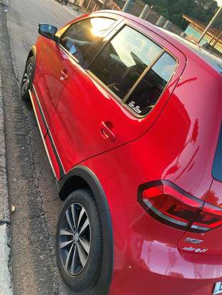 VOLKSWAGEN-FOX-2016