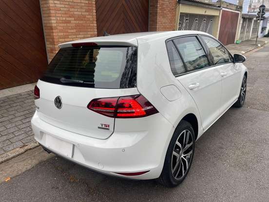 VOLKSWAGEN-GOLF-1.4 TSI HIGHLINE 16V GASOLINA 4P AUTOMÁTICO VOLKSWAGEN-GOLF-2014
