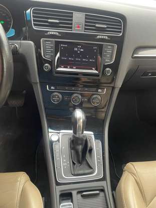 VOLKSWAGEN-GOLF-2014