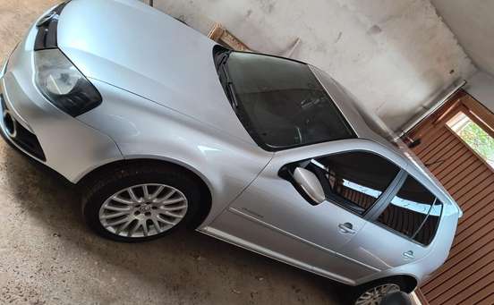 VOLKSWAGEN-GOLF-2013