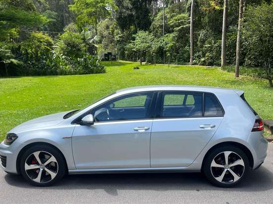 VOLKSWAGEN-GOLF-2.0 TSI GTI 16V TURBO GASOLINA 4P AUTOMÁTICO VOLKSWAGEN-GOLF-2014