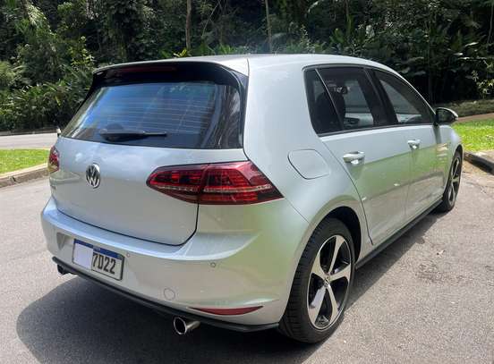 VOLKSWAGEN-GOLF-2014