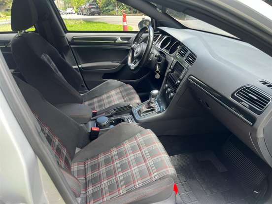 VOLKSWAGEN-GOLF-2014