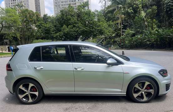 VOLKSWAGEN-GOLF-2.0 TSI GTI 16V TURBO GASOLINA 4P AUTOMÁTICO VOLKSWAGEN-GOLF-2014