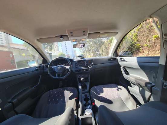 VOLKSWAGEN-POLO-2020