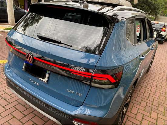 VOLKSWAGEN-TAOS-2026