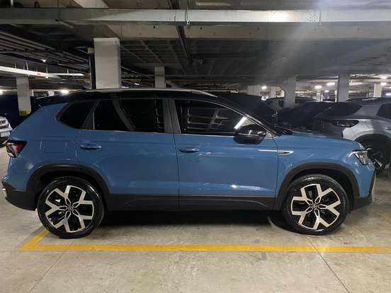 VOLKSWAGEN-TAOS-2026