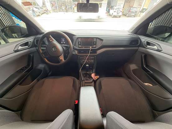 VOLKSWAGEN-T-CROSS-2020