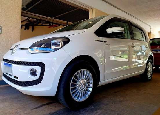 VOLKSWAGEN-UP-2016