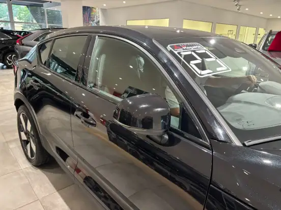VOLVO-C40-2022