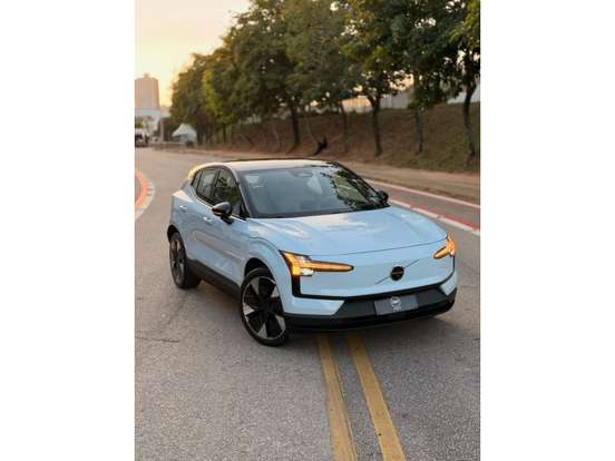 VOLVO-EX30-2024