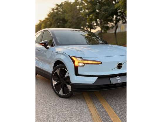VOLVO-EX30-2024