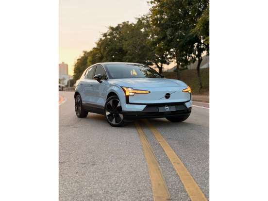 VOLVO-EX30-2024
