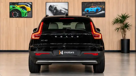 VOLVO-XC40-2021