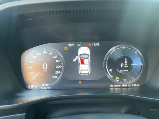 VOLVO-XC40-2.0 T5 GASOLINA R-DESIGN AWD GEARTRONIC VOLVO-XC40-2018