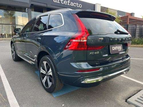 VOLVO-XC60-2024